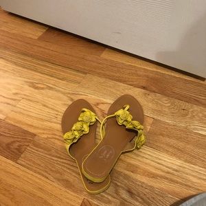 Almost brand new flip flops 9
